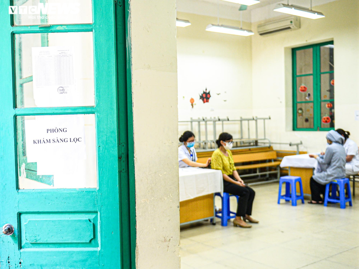 Ảnh: Hà Nội bắt đầu chiến dịch tiêm vaccine COVID-19 lớn nhất trong lịch sử - 9