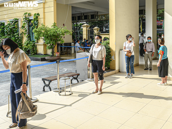 Ảnh: Hà Nội bắt đầu chiến dịch tiêm vaccine COVID-19 lớn nhất trong lịch sử - 3