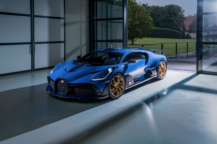 Cận cảnh Bugatti Divo trị giá 6 triệu USD cuối cùng được sản xuất - 1