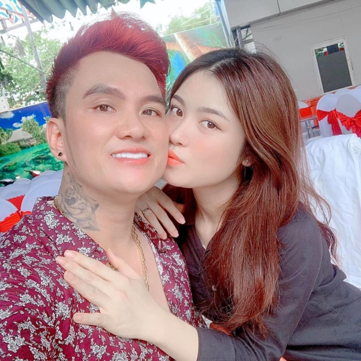 Những 'ông vua hội chợ' lấy người hâm mộ: Tình yêu 'hiếm có khó tìm' của Vbiz - 5