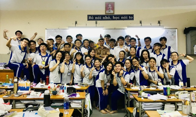 Lớp học có 36/39 học sinh đạt trên 27 điểm xét tuyển vào đại học - 1