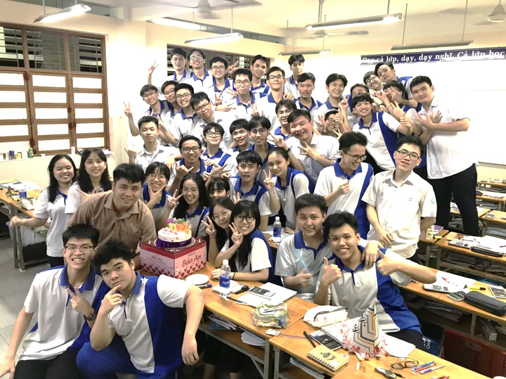 Lớp học có 36/39 học sinh đạt trên 27 điểm xét tuyển vào đại học - 2