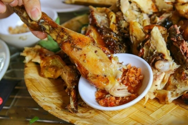 Gà cái bang: Món ăn nghe 'bần hàn' nhưng là cực phẩm chỉ có ở miền Tây - 7