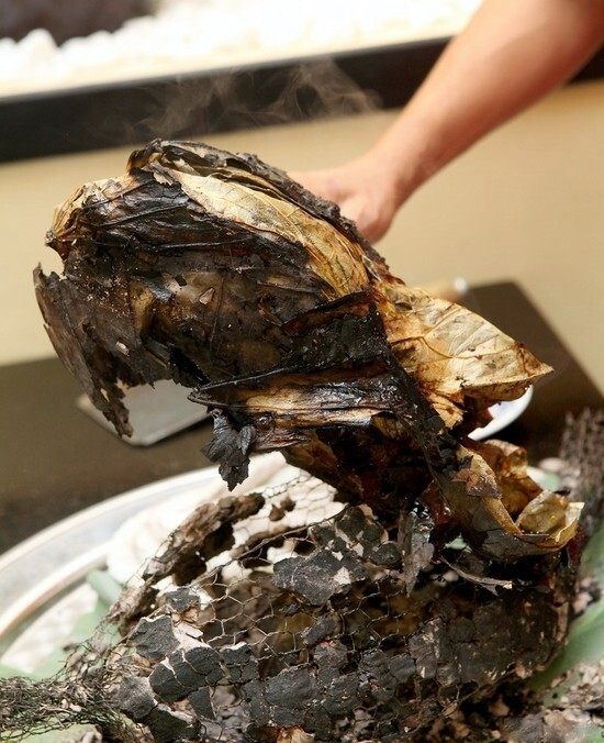 Gà cái bang: Món ăn nghe 'bần hàn' nhưng là cực phẩm chỉ có ở miền Tây - 4