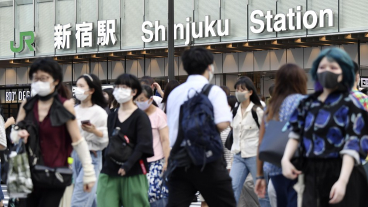 Nhật Bản lập kỷ lục trên 10.000 ca mắc COVID-19 trong ngày - 1