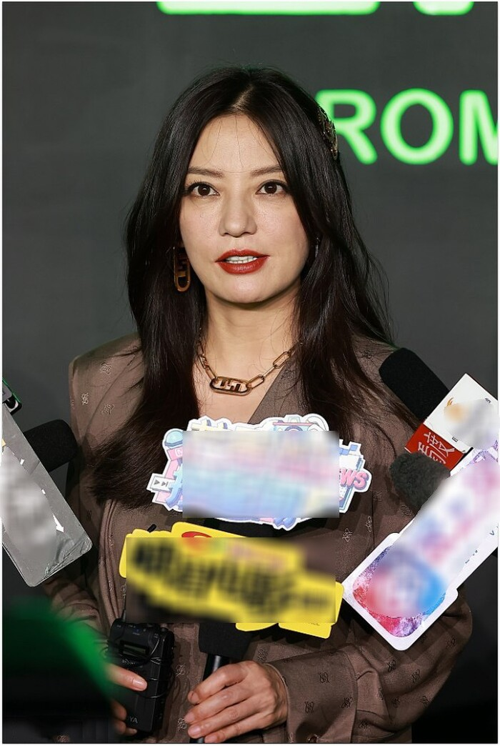 Triệu Vy bị chê 'cưa sừng làm nghé' với kiểu tóc mới - 4