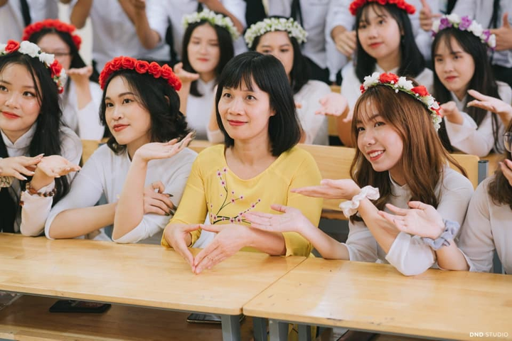 45 học sinh cùng lớp ở Hà Nội được tuyển thẳng đại học - 1