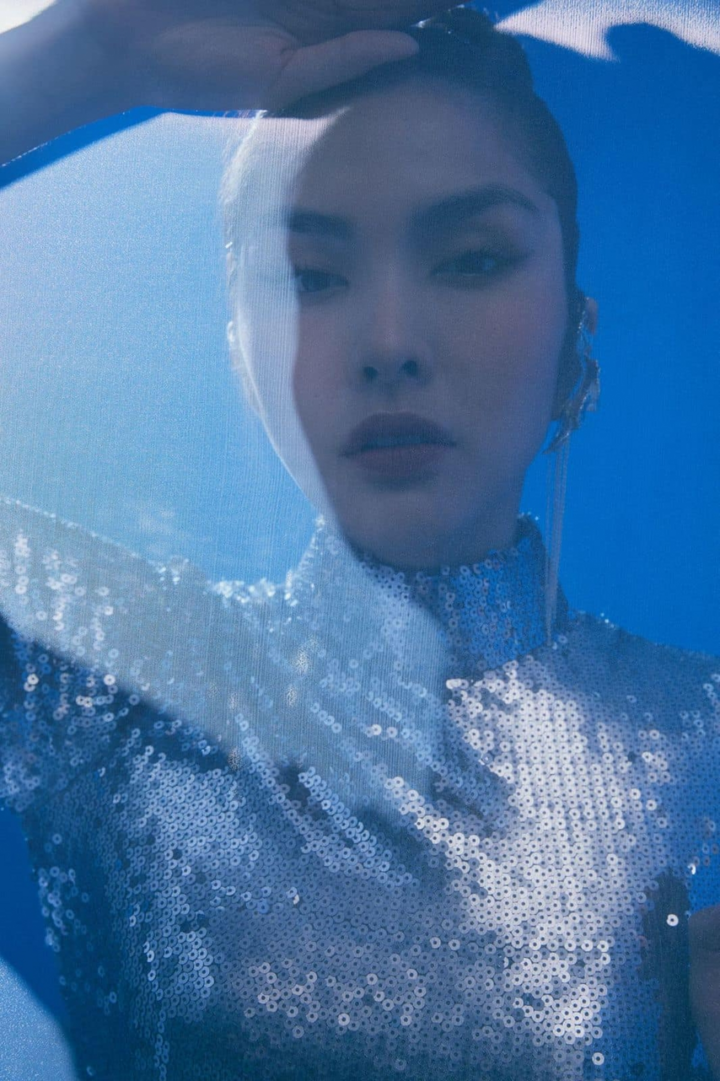 Tăng Thanh Hà đẹp huyền ảo trong 'khu vườn bóng đêm' - 6