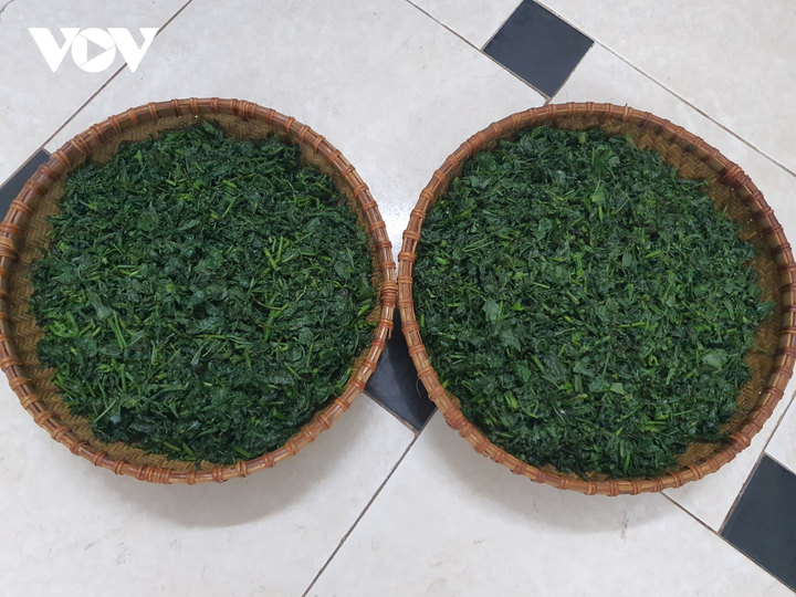 Rau sắn muối chua, món ăn lạ miệng của người Dao đỏ - 2