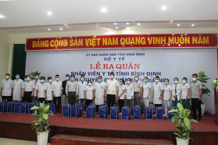  Đoàn bác sĩ Bình Định đến TP.HCM, Bình Dương hỗ trợ chống dịch - 1