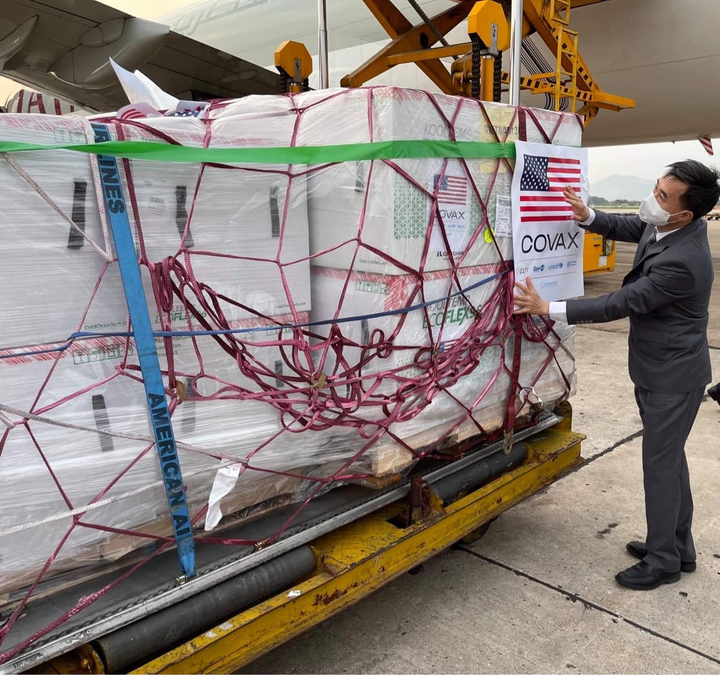 Hơn 3 triệu liều vaccine Moderna được phân bổ thế nào? - 1