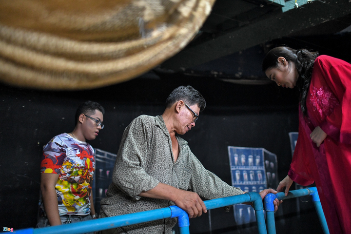 Tình nghệ sĩ trong thời dịch - 3