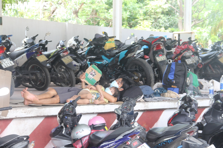 Vì sao Thừa Thiên- Huế dừng đón công dân từ vùng dịch trở về quê? - 2