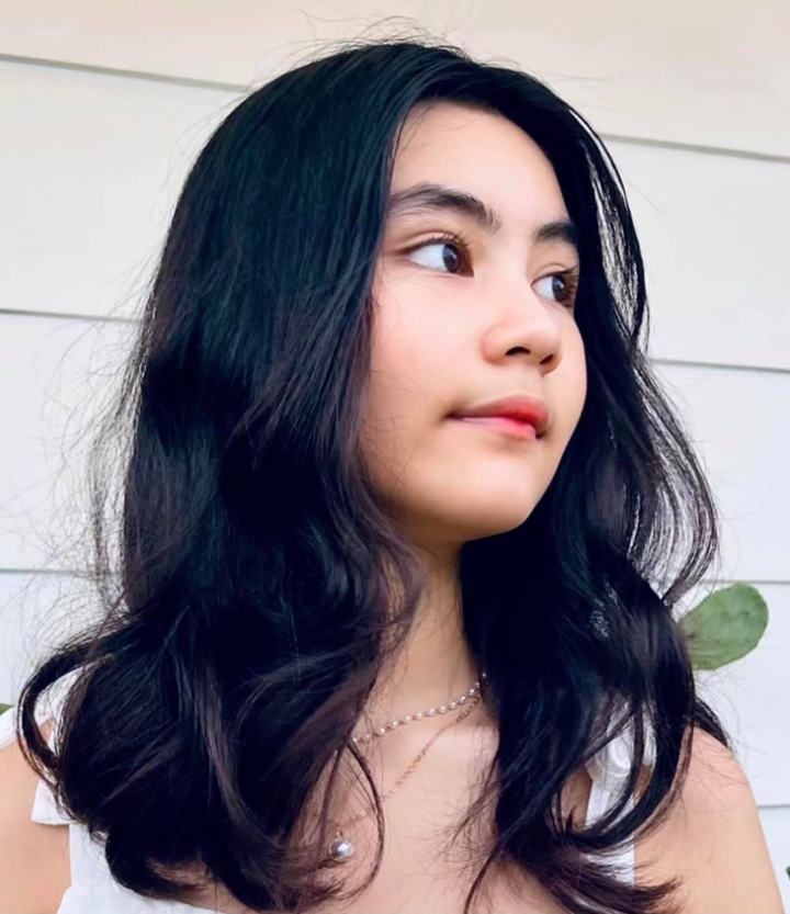 Con gái út MC Quyền Linh 'sao y bản chính' gương mặt bố - 3