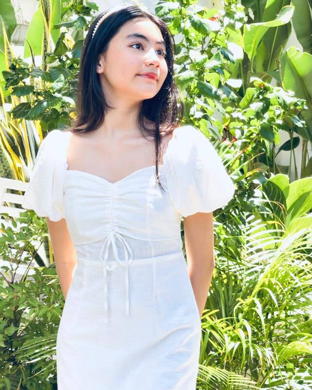 Con gái út MC Quyền Linh 'sao y bản chính' gương mặt bố - 11