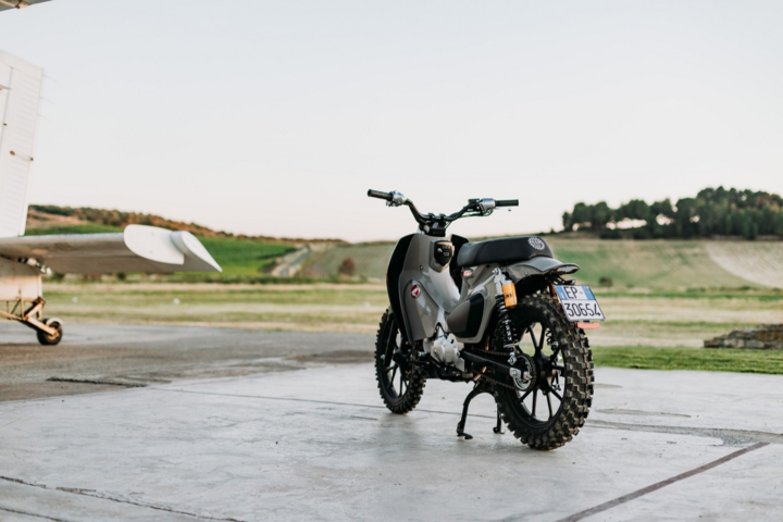 Honda Cub C125 độ theo phong cách xe địa hình - 15