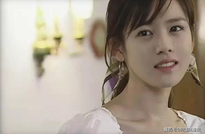 Nhan sắc Son Ye Jin thời Hương Mùa Hè: Đẹp thanh khiết, mãi là tình đầu quốc dân - 4