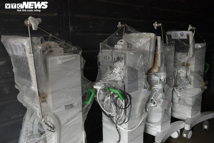 Cận cảnh toa tàu vận chuyển hơn 10 tấn trang thiết bị y tế vào TP.HCM chống dịch - 10