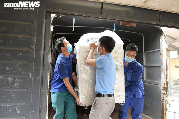 Cận cảnh toa tàu vận chuyển hơn 10 tấn trang thiết bị y tế vào TP.HCM chống dịch - 8