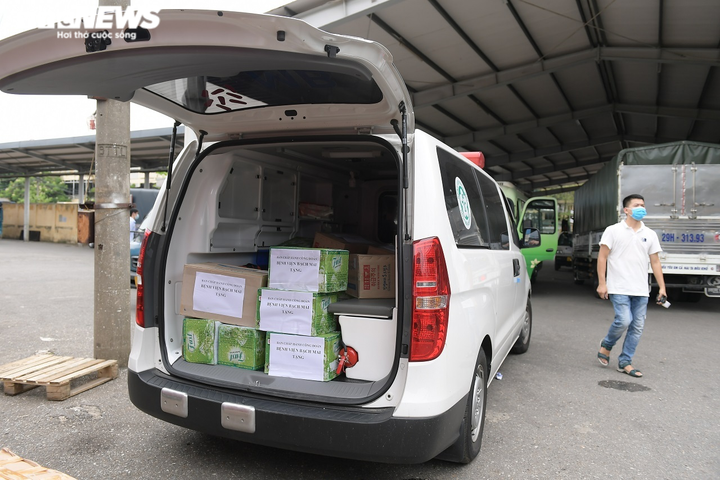 Cận cảnh toa tàu vận chuyển hơn 10 tấn trang thiết bị y tế vào TP.HCM chống dịch - 4