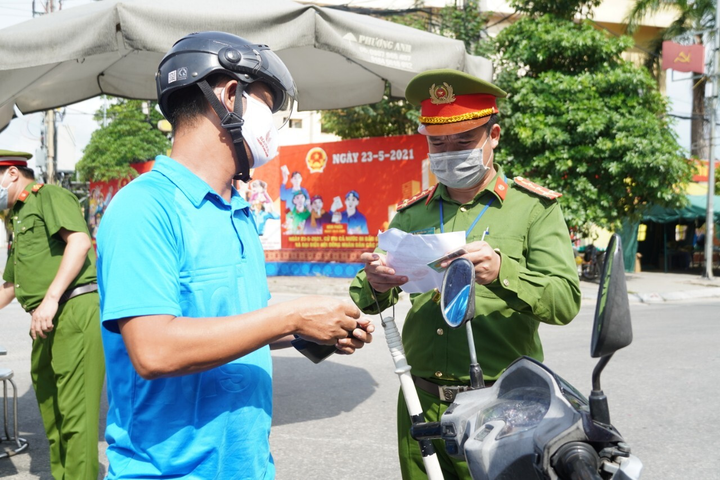 Cán bộ, công chức Hà Nội chỉ đến trụ sở làm việc khi thực sự cần thiết - 1