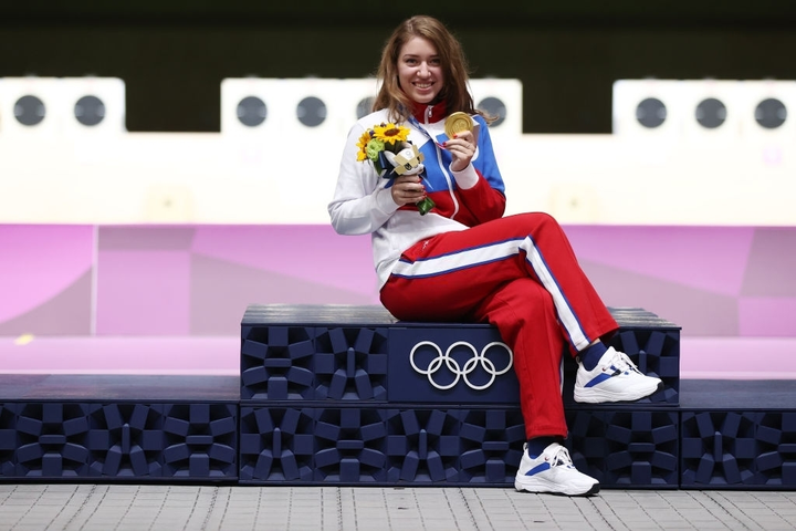 Giành 2 HCV Olympic, xạ thủ Nga bị dân mạng dạy lại cách cầm súng - 2