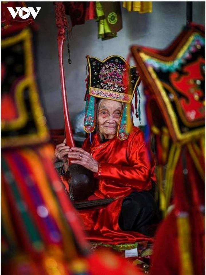 Nghệ nhân 100 tuổi Mỗ Thị Kịt - báu vật của nghệ thuật hát then - 1