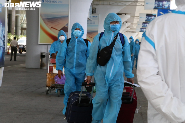 Để người ngoại tỉnh yên tâm ở lại TP.HCM: Vaccine, lương thực, việc làm, chỗ ở - 3