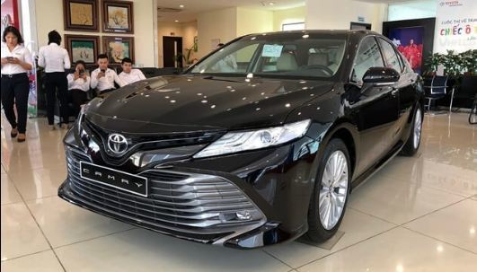 Xe sang ế ẩm, mất giá hơn 500 triệu đồng, 'mua 1 tặng 1' - 3