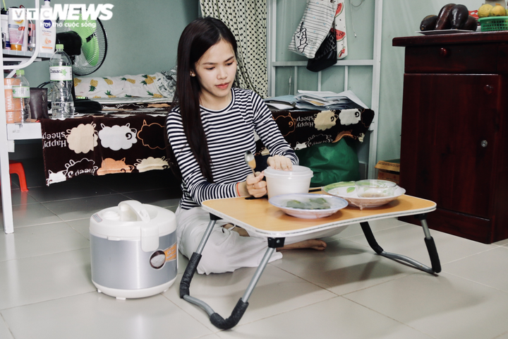 Ảnh: Cuộc sống của sinh viên nước ngoài bị kẹt lại giữa đại dịch COVID-19 - 5