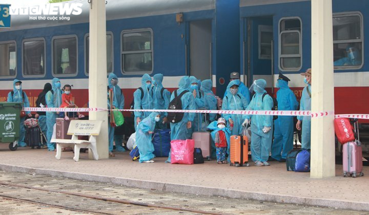 Để người ngoại tỉnh yên tâm ở lại TP.HCM: Vaccine, lương thực, việc làm, chỗ ở - 2