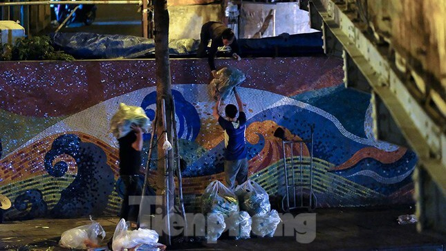 Hà Nội phong tỏa chợ Long Biên - 12