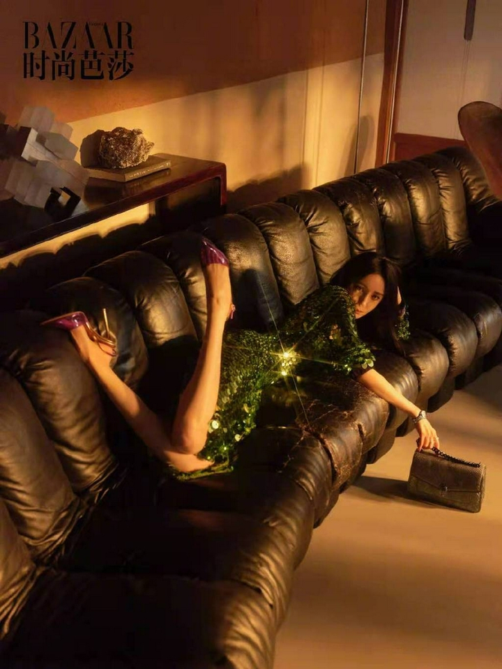 Dương Mịch lại khiến dân mạng 'phát sốt' bởi đôi chân quá nuột nà - 6