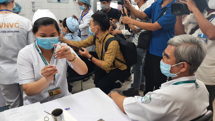 Hơn 1,7 triệu người TP.HCM đã được tiêm vaccine COVID-19 - 1