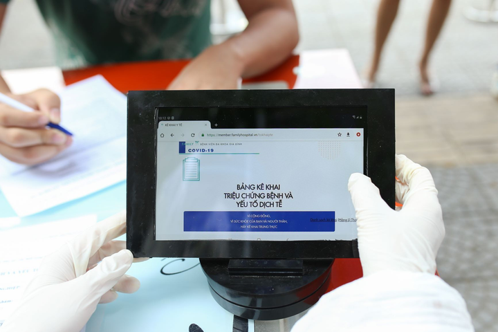 Hà Nội kêu gọi người dân khai báo y tế hằng ngày để sớm phát hiện ca COVID-19 - 1