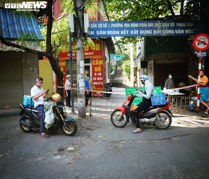 Ảnh: 50 chốt ‘vùng xanh’ phòng chống COVID-19 đầu tiên tại Hà Nội - 12