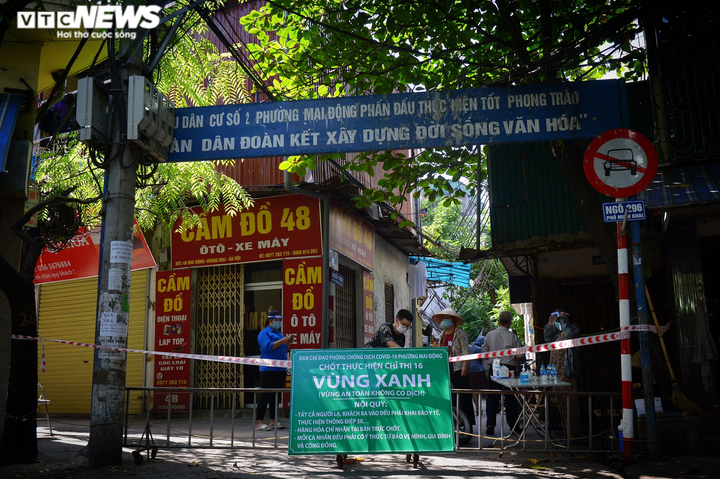 Ảnh: 50 chốt ‘vùng xanh’ phòng chống COVID-19 đầu tiên tại Hà Nội - 1