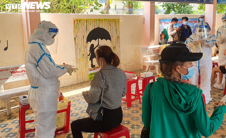 Phó chánh Văn phòng Đoàn ĐBQH-HĐND Đà Nẵng xin lỗi nhân viên y tế bị tát - 1