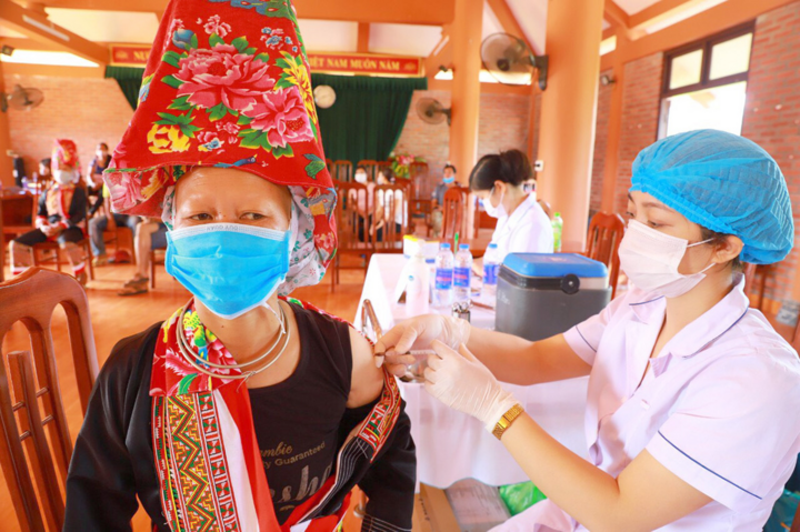 TP Móng Cái đã tiêm vaccine COVID-19 cho 31% dân số - 2