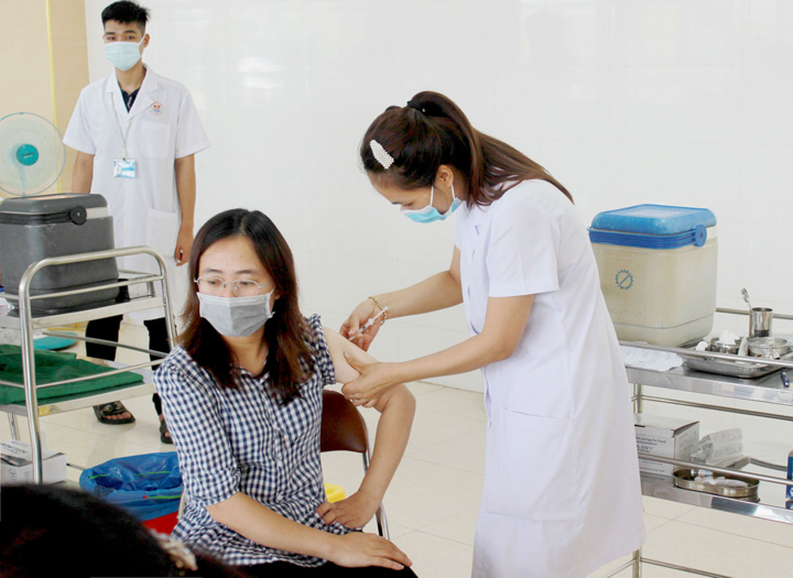TP Móng Cái đã tiêm vaccine COVID-19 cho 31% dân số - 1