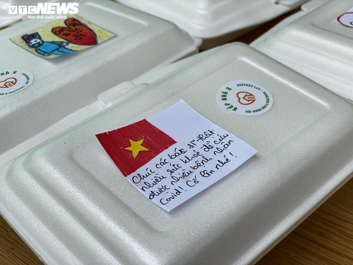 Những sticker ngộ nghĩnh kèm lời động viên trên hộp cơm gửi bác sĩ chống dịch - 11