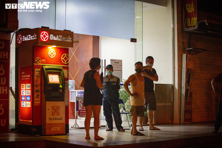 Bé gái 12 tuổi rơi từ tầng 12 chung cư ở Hà Nội chết thương tâm - 3