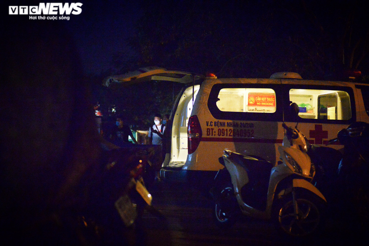 Bé gái 12 tuổi rơi từ tầng 12 chung cư ở Hà Nội chết thương tâm - 4