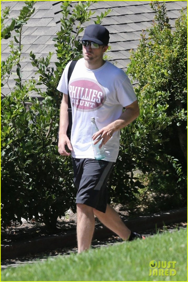 'Ma cà rồng' Robert Pattinson già nua bất ngờ - 1