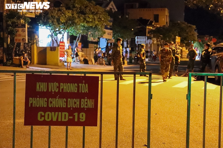 TP Đồng Hới gỡ bỏ giãn cách xã hội, nhiều dịch vụ hoạt động trở lại - 1