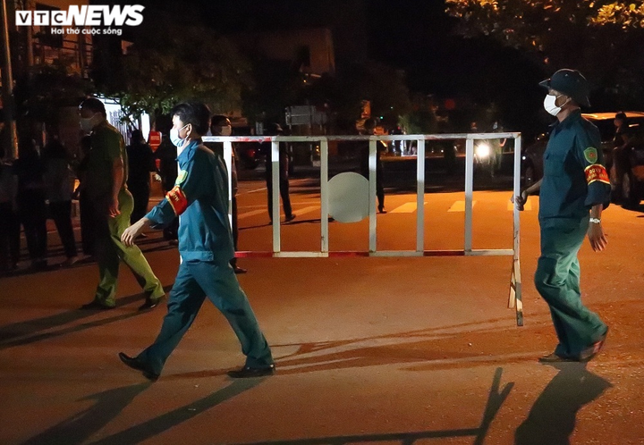 TP Đồng Hới gỡ bỏ giãn cách xã hội, nhiều dịch vụ hoạt động trở lại - 2