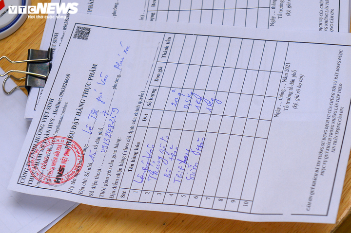 Bên trong điểm bán hàng lưu động mở ngay giữa sân trường ở Hà Nội - 8