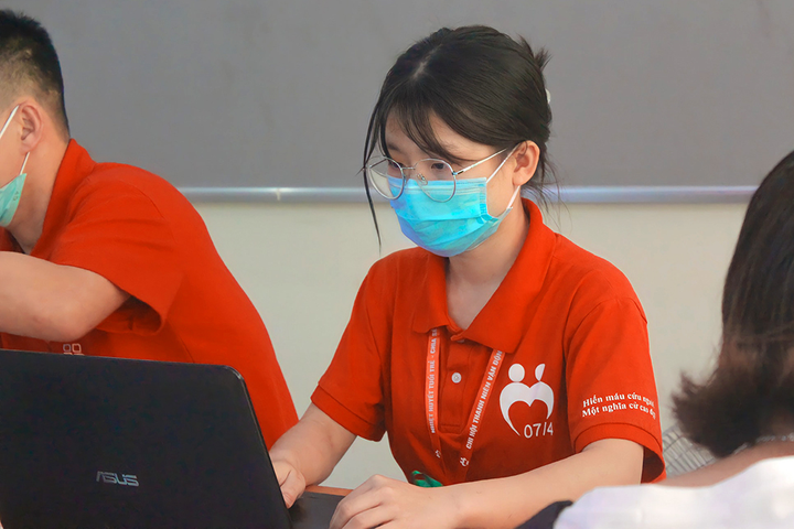 Sinh viên nghèo ở Hà Nội chắt chiu từng gói mỳ tôm những ngày giãn cách - 1