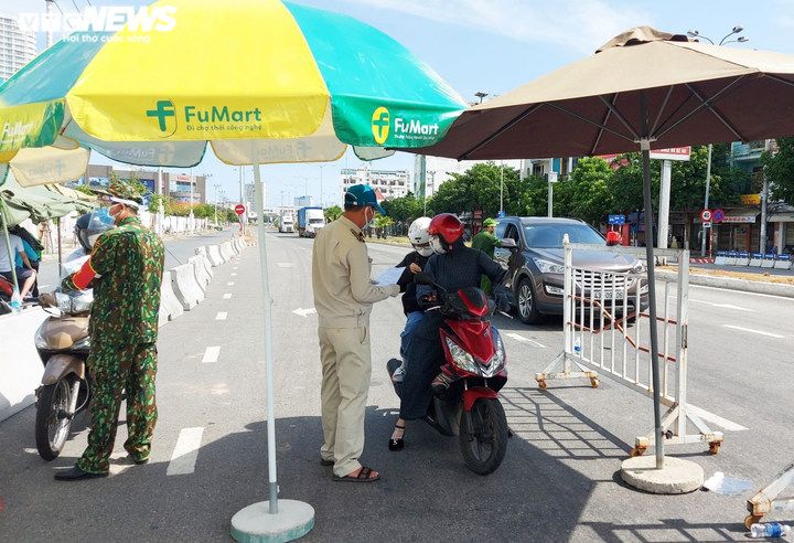 Đà Nẵng đóng 2 cầu Sông Hàn và Thuận Phước để ‘làm sạch’ vùng dịch Sơn Trà - 2