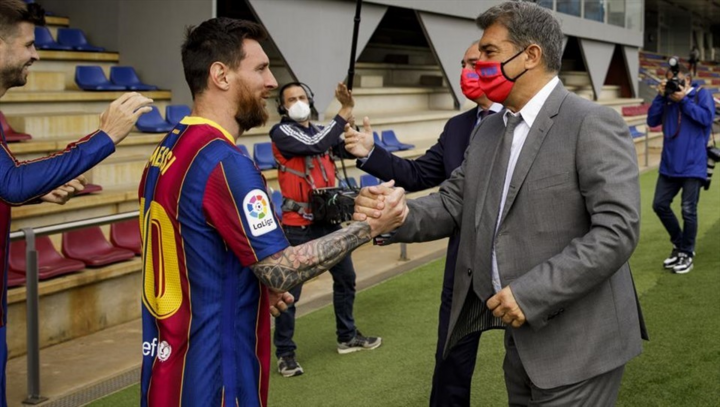 CĐV Barca tri ân Messi theo cách chưa từng có - 2
